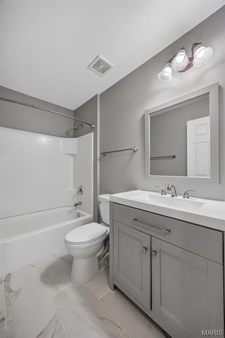 799 Rockshire Drive, Herculaneum, MO 63048