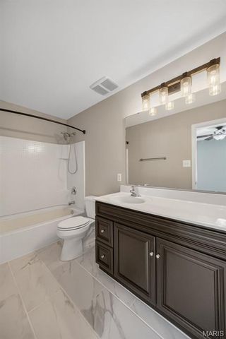 799 Rockshire Drive, Herculaneum, MO 63048