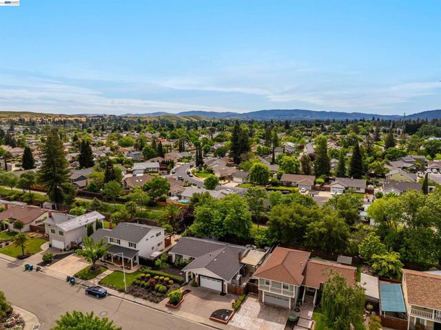 3010 Millbridge Dr, San Ramon, CA 94583