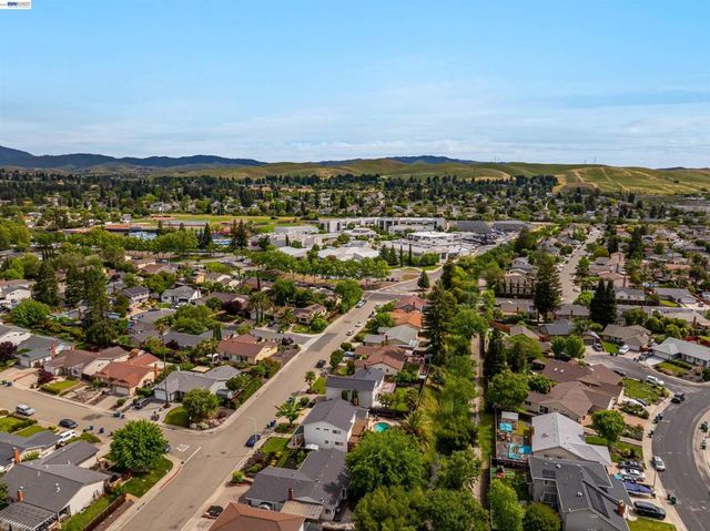 3010 Millbridge Dr, San Ramon, CA 94583