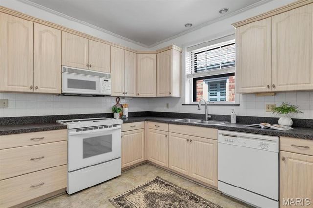 6414 Lansdowne Avenue, St Louis, MO 63109