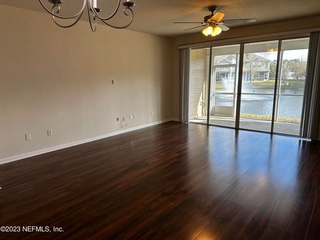 4221 MARBLEWOOD Lane, Jacksonville, FL 32216