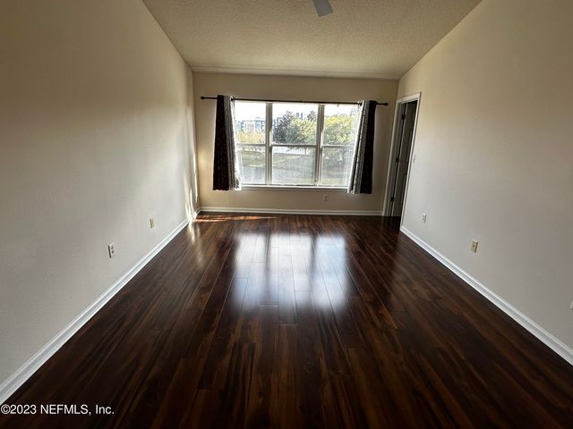 4221 MARBLEWOOD Lane, Jacksonville, FL 32216