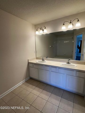 4221 MARBLEWOOD Lane, Jacksonville, FL 32216