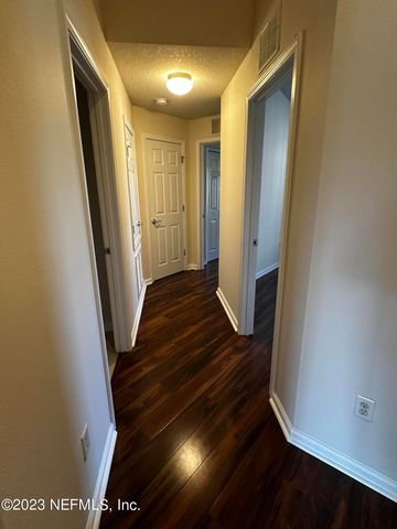 4221 MARBLEWOOD Lane, Jacksonville, FL 32216