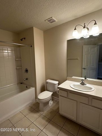 4221 MARBLEWOOD Lane, Jacksonville, FL 32216