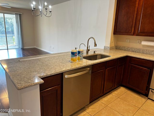 4221 MARBLEWOOD Lane, Jacksonville, FL 32216