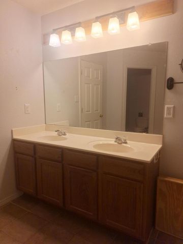 26 Avenida Sereno Place, Los Lunas, NM 87031