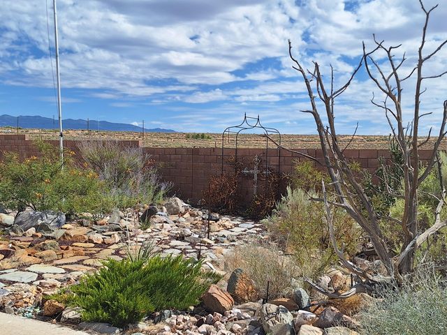 26 Avenida Sereno Place, Los Lunas, NM 87031