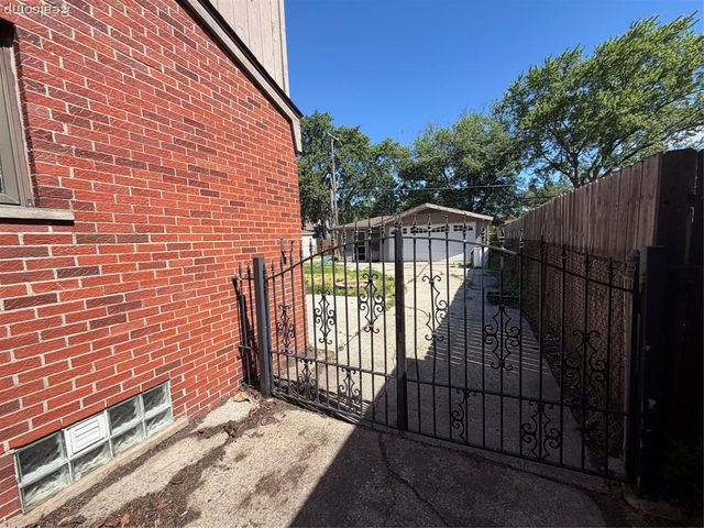 22515 Lincoln Street, Saint Clair Shores, MI 48082
