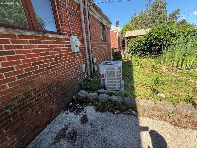 22515 Lincoln Street, Saint Clair Shores, MI 48082