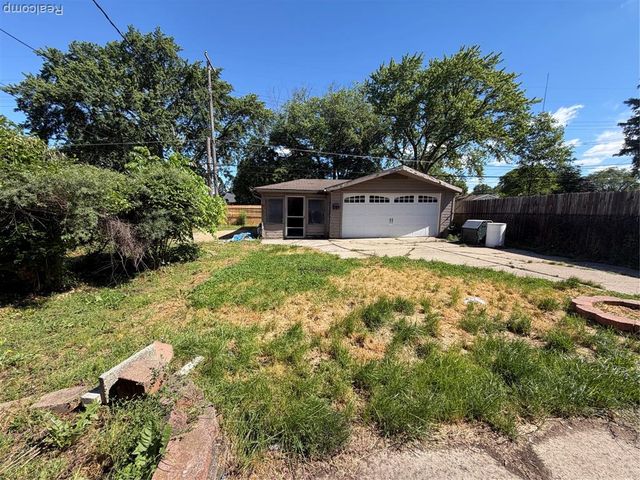 22515 Lincoln Street, Saint Clair Shores, MI 48082