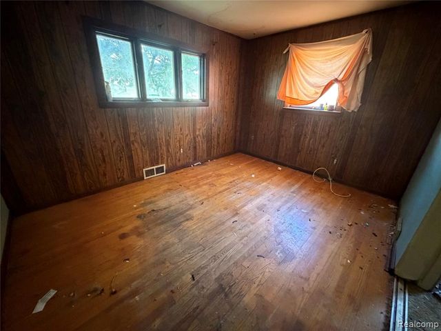 22515 Lincoln Street, Saint Clair Shores, MI 48082