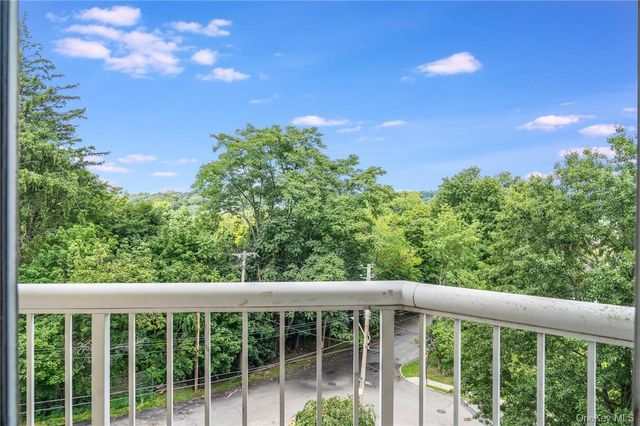 10 Stewart Place 5AW, White Plains, NY 10603