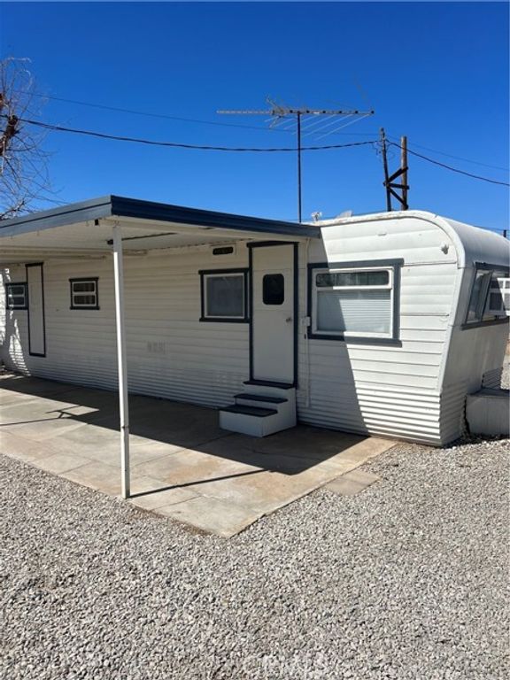 6951 6th Ave spc 15, Blythe, CA 92225