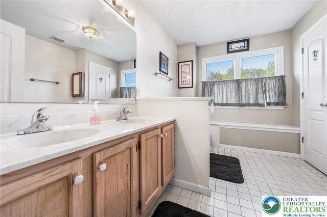 287 Ridings Circle 287, Macungie Boro, PA 18062