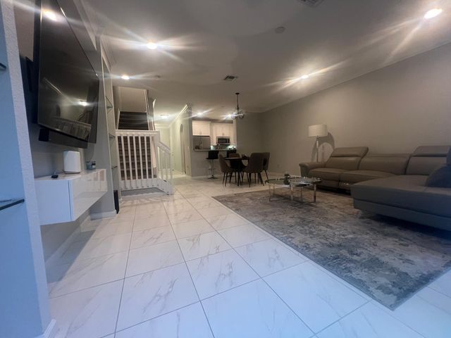 5895 Monterra Club Drive, Lake Worth, FL 33463