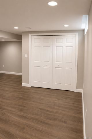269 Lake Village Drive, Walled Lake, MI 48390
