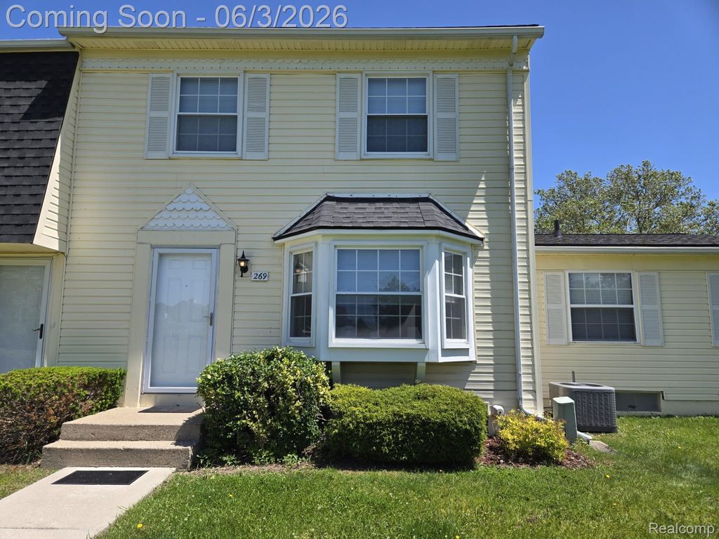 269 Lake Village Drive, Walled Lake, MI 48390