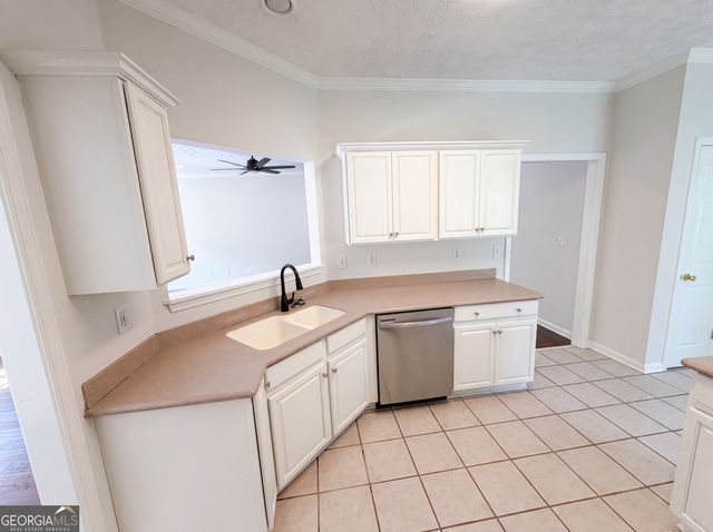 1240 Platinum Drive, Hoschton, GA 30548