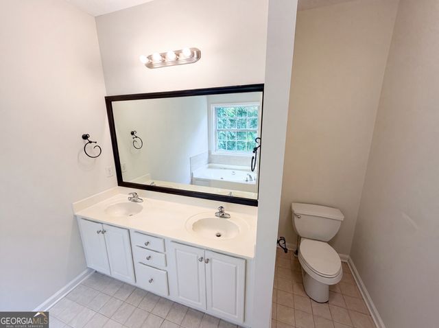 1240 Platinum Drive, Hoschton, GA 30548