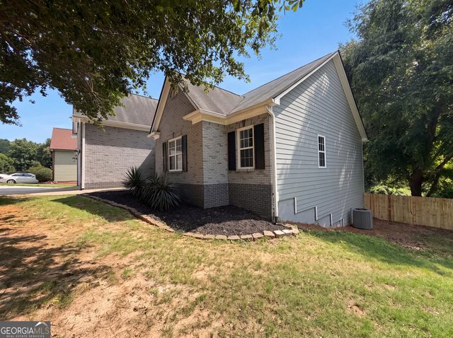 1240 Platinum Drive, Hoschton, GA 30548
