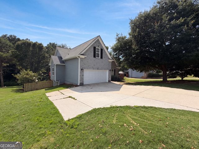 1240 Platinum Drive, Hoschton, GA 30548