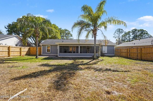 1271 Serenade Street NW, Palm Bay, FL 32907