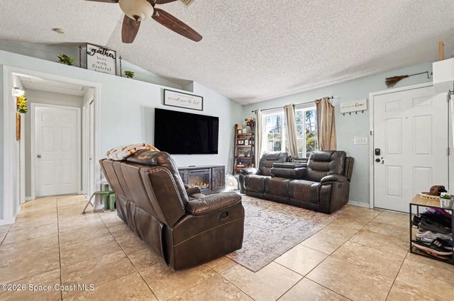 1271 Serenade Street NW, Palm Bay, FL 32907