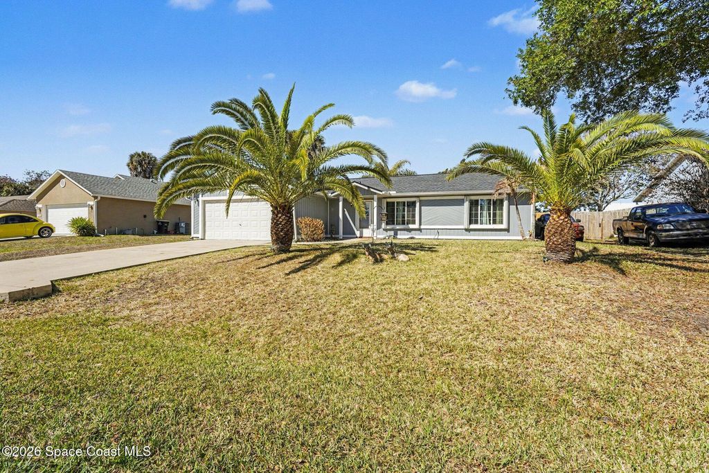 1271 Serenade Street NW, Palm Bay, FL 32907