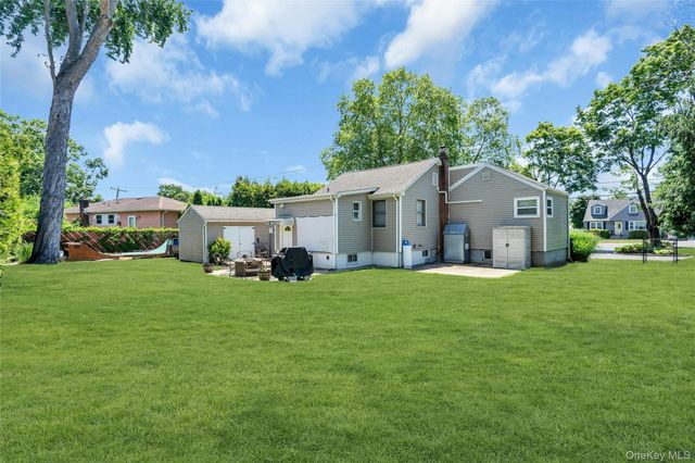 533 Old Country Road, Deer Park, NY 11729