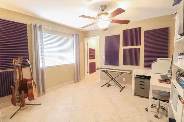 73 Pine Hill Trail W, Jupiter, FL 33469