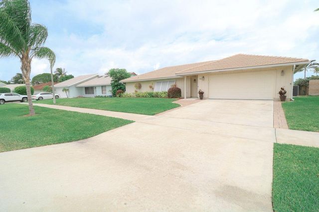 73 Pine Hill Trail W, Jupiter, FL 33469