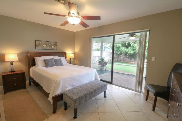 73 Pine Hill Trail W, Jupiter, FL 33469