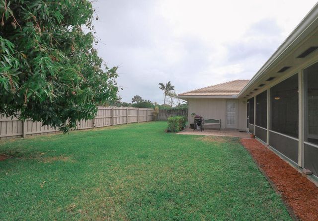 73 Pine Hill Trail W, Jupiter, FL 33469