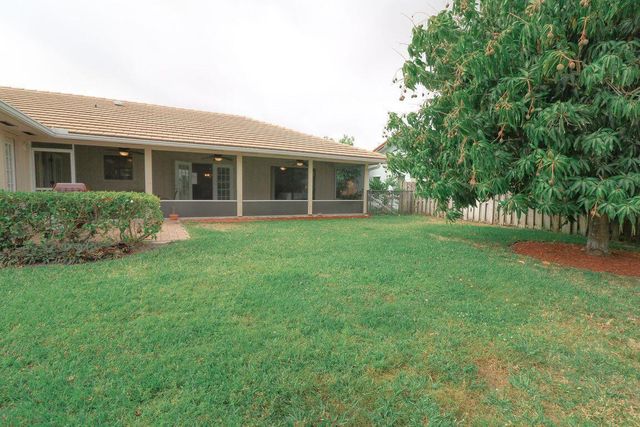 73 Pine Hill Trail W, Jupiter, FL 33469