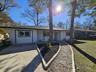 307 Hildred Avenue, Conroe, TX 77303