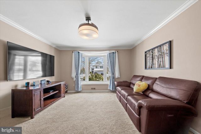 2 BURKE DR, Medford, NJ 08055