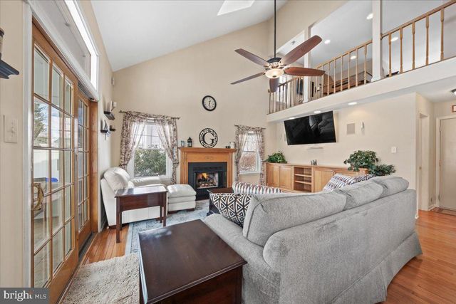 2 BURKE DR, Medford, NJ 08055