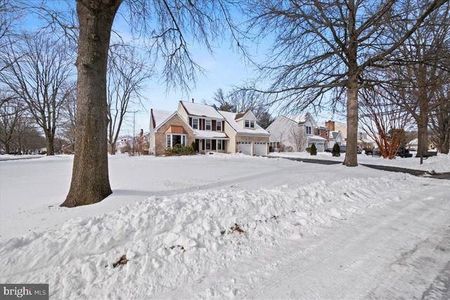 2 BURKE DR, Medford, NJ 08055