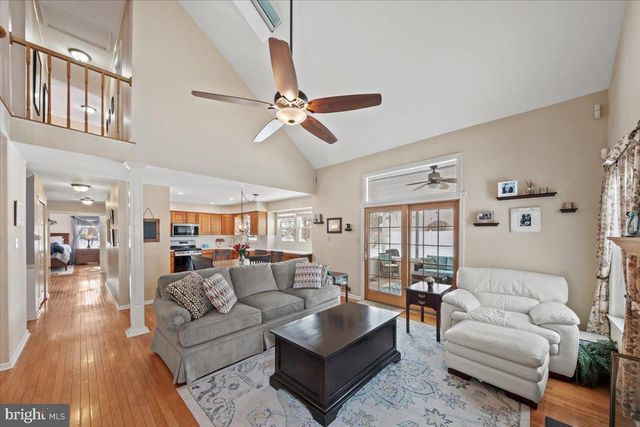 2 BURKE DR, Medford, NJ 08055