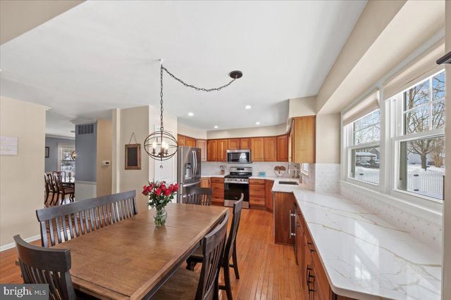 2 BURKE DR, Medford, NJ 08055