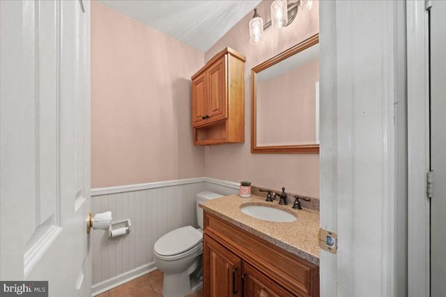 2 BURKE DR, Medford, NJ 08055