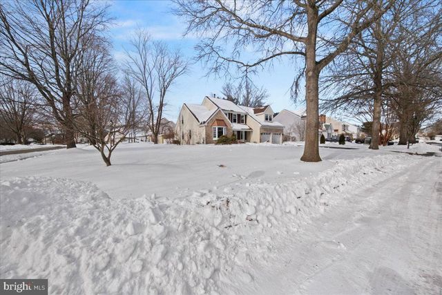 2 BURKE DR, Medford, NJ 08055