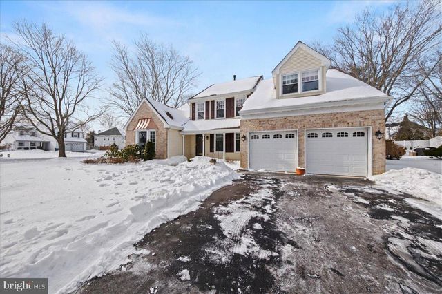 2 BURKE DR, Medford, NJ 08055