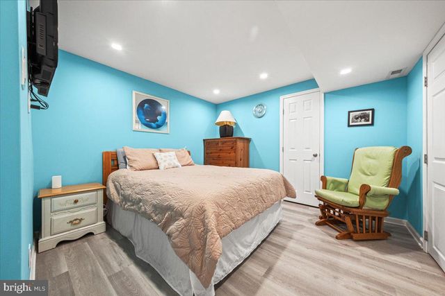 2 BURKE DR, Medford, NJ 08055