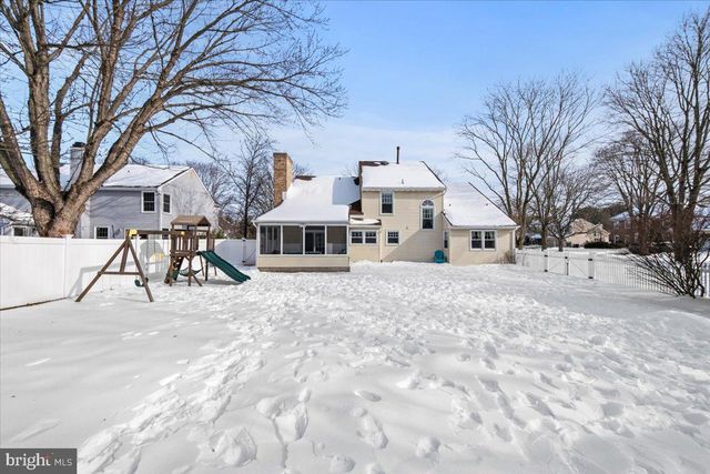 2 BURKE DR, Medford, NJ 08055