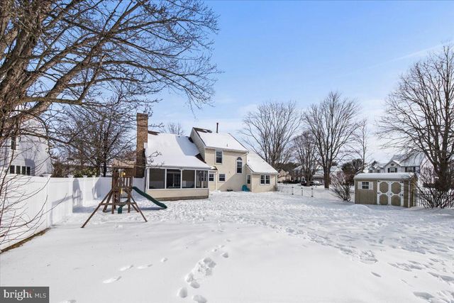 2 BURKE DR, Medford, NJ 08055