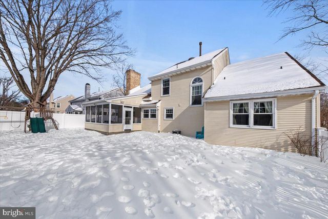 2 BURKE DR, Medford, NJ 08055