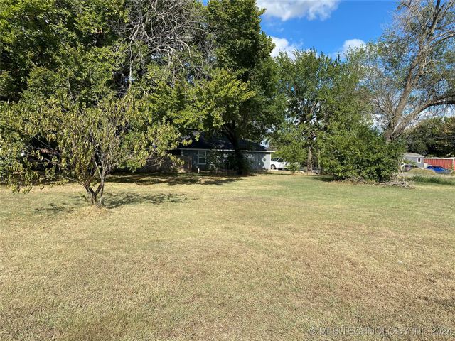 108 W Bryan, Calera, OK 74730